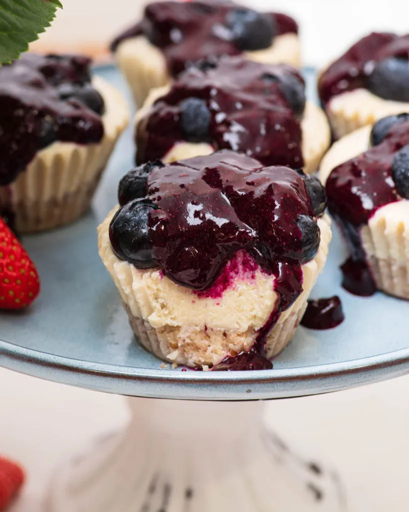 Keto vegan cheesecake bites