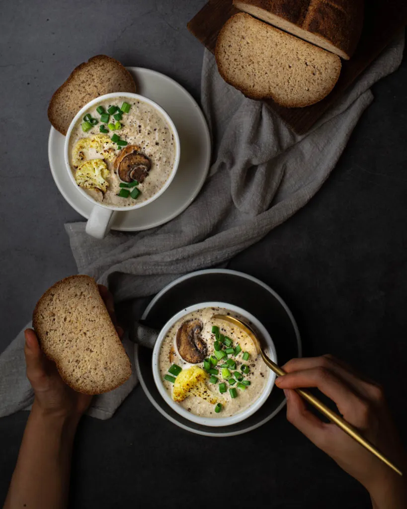 cauliflower soup with keto bread